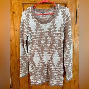 Charlotte Russe Long Pull Over Sweater Tan/White Size Medium Aztec Tribal